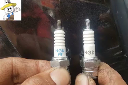 Instructions for self-changing NGK spark plugs for scooters and taper handles at home