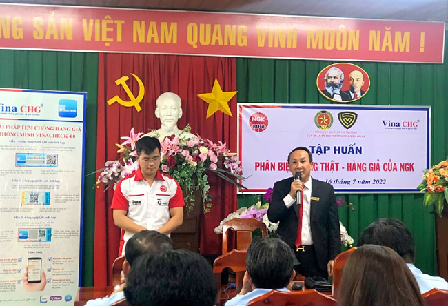 NGK VIETNAM ORGANIZES TRAINING ON DISTINGUISHING REAL AND FAKE SPARK PLUGS IN LAM DONG PROVINCE