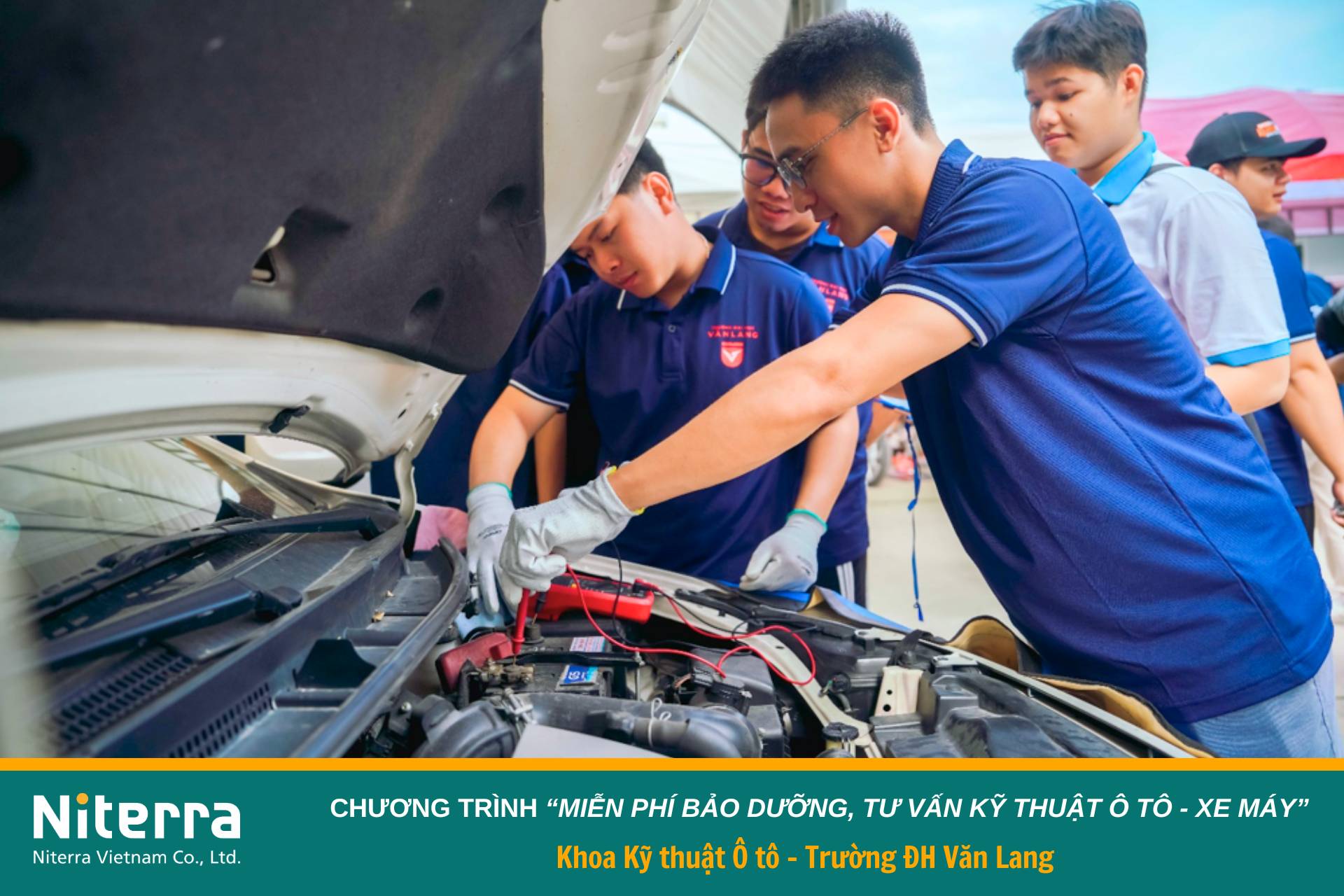 Sinh viên Văn Lang năng động với chương trình “Miễn phí bảo dưỡng, tư vấn kỹ thuật ô tô - xe máy”