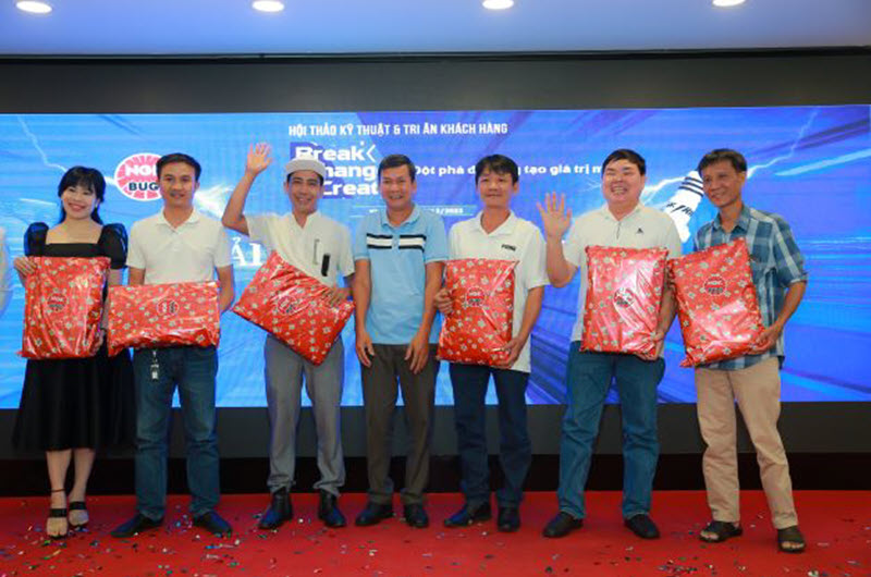 Bình Phước - Hội thảo kỹ thuật và tri ân khách hàng NGK: nhiều chuyên mục được đầu tư hoành tráng