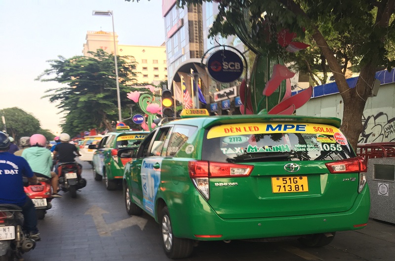 NGK SPARK PLUG COOPERATES WITH MAI LINH TAXI, SPREADING THE MESSAGE OF SAFE DRIVING AND PROTECTING THE ENVIRONMENT