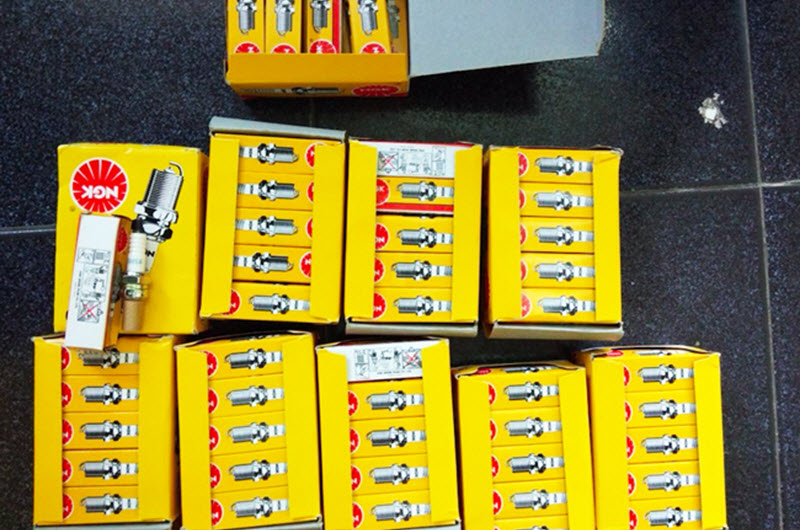DISMANTLING MANY NGK BRAND COUNTERFEIT MOTORCYCLE PARTS SALES POINTS