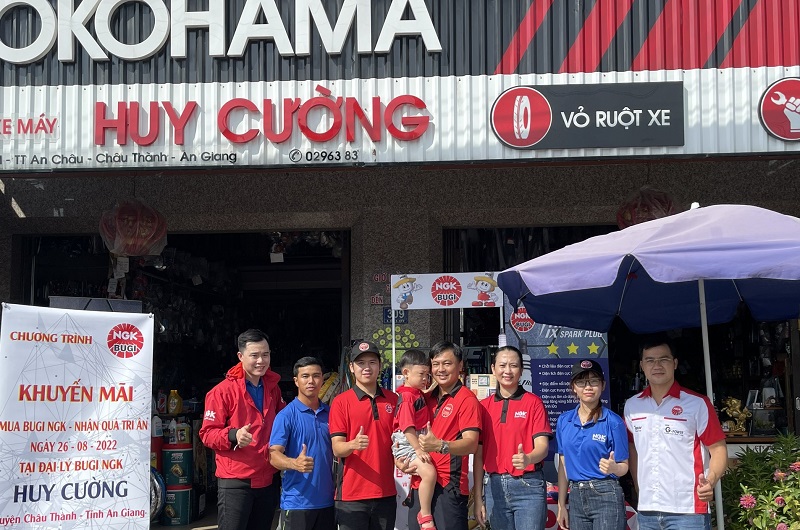 The program "buy spark plugs - give gratitude gifts" - bringing high-end spark plugs closer to An Giang customers