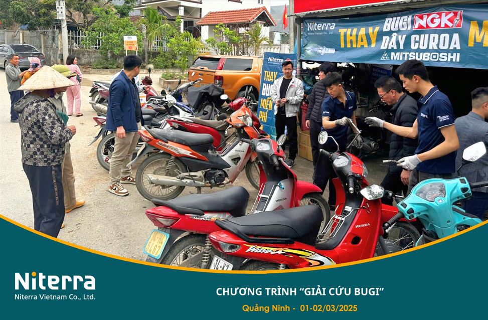 Nghe thông báo của Niterra, rất đông người dân đã đem xe đến chờ được kiểm tra, sửa chữa.